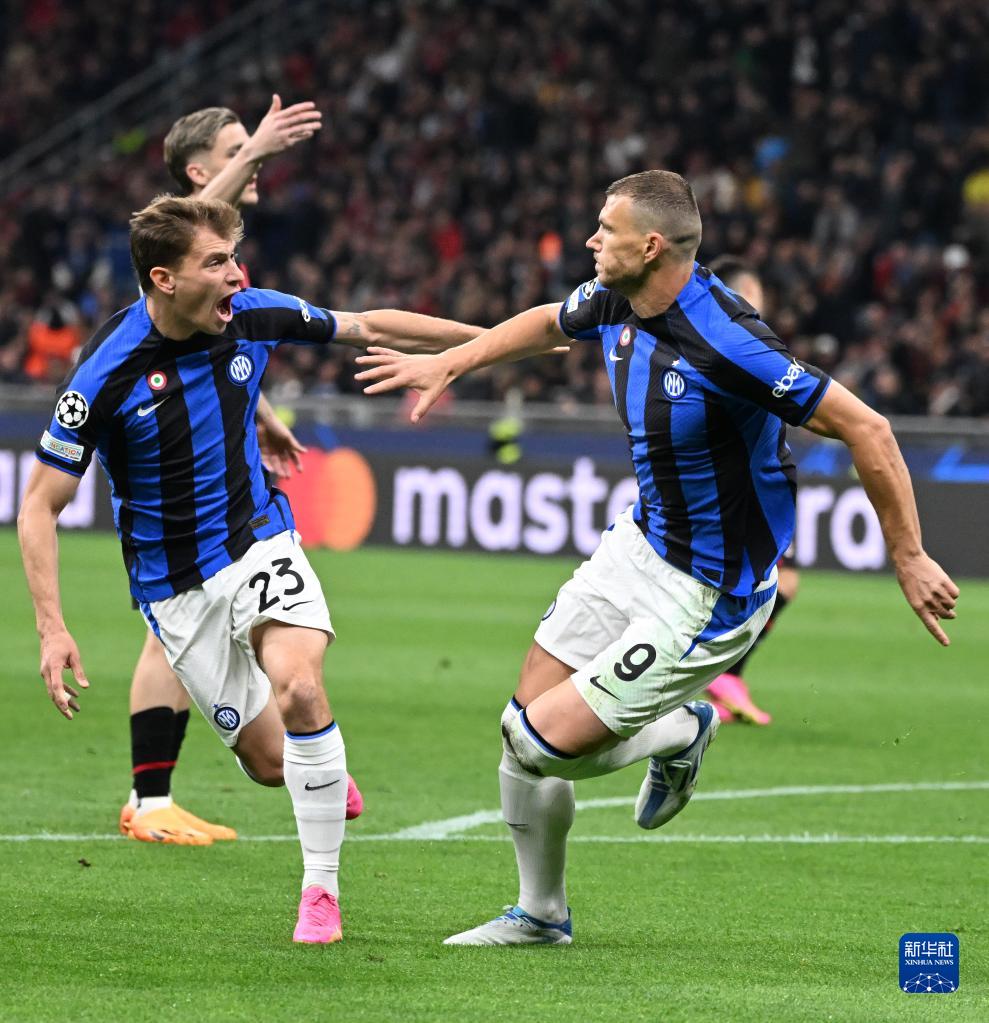 罗马诺：曼联已告知莱比锡准备正式报价谢什科