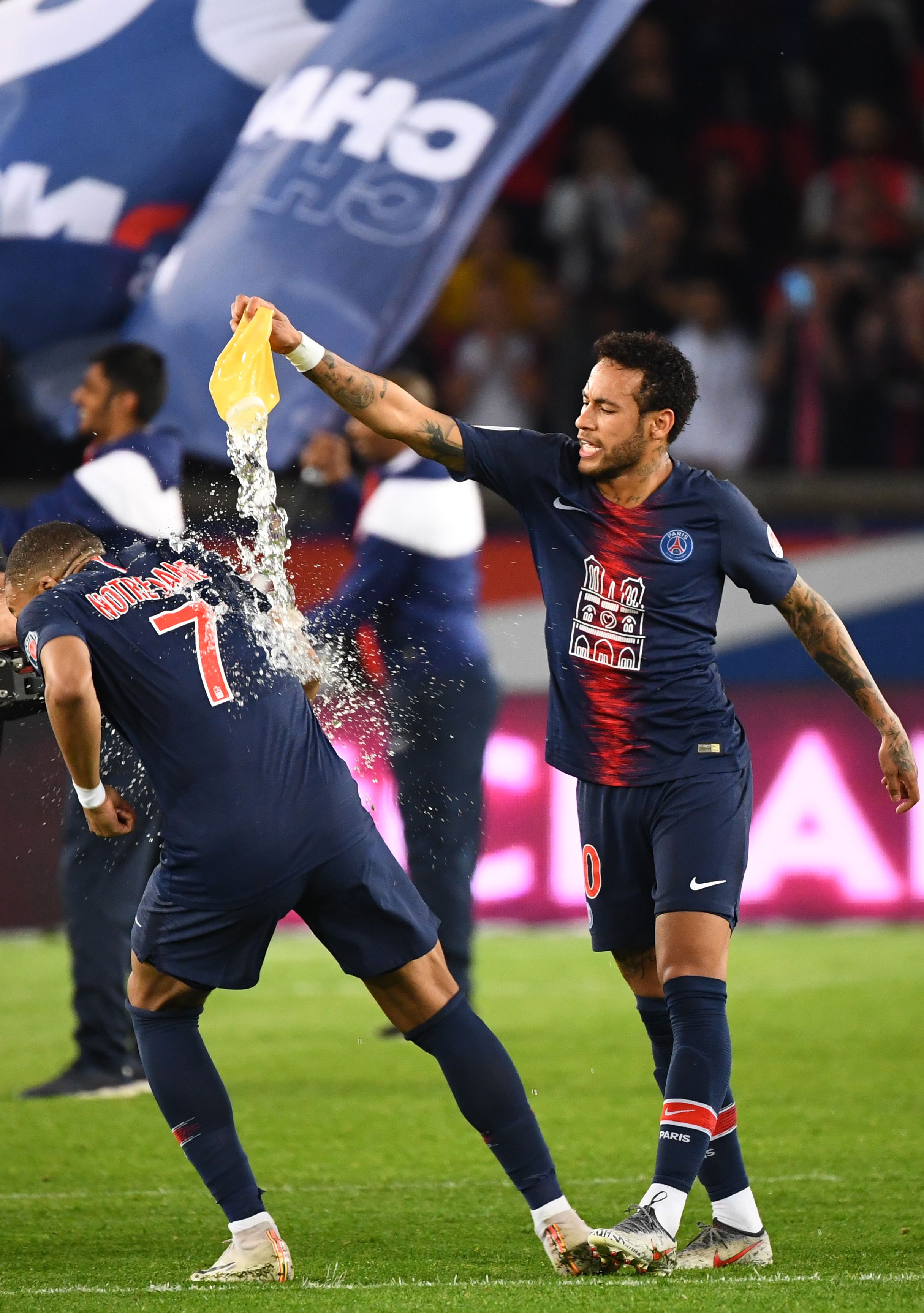 广岛前锋：在艰难的情况下能拿下一场平局很欣慰，感谢远征军