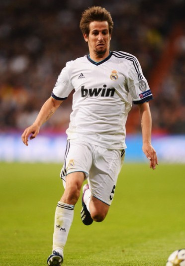 足球报：新鹏城下赛季目标是保级的基础上前进几名（足球报：新鹏城下赛季在保级基础上力争提升名次）